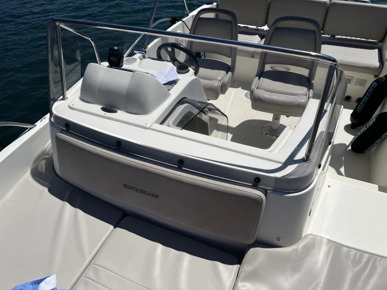 Motorboat to hire Saint-Malo at the best price