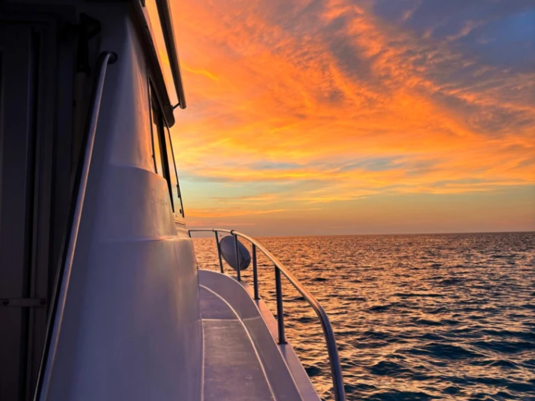 Motorboat hire in Port de Ciudadella - ASTINOR 1000