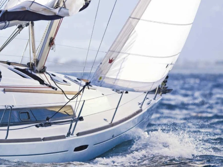 Yacht hire La Herradura cheap Oceanis 31