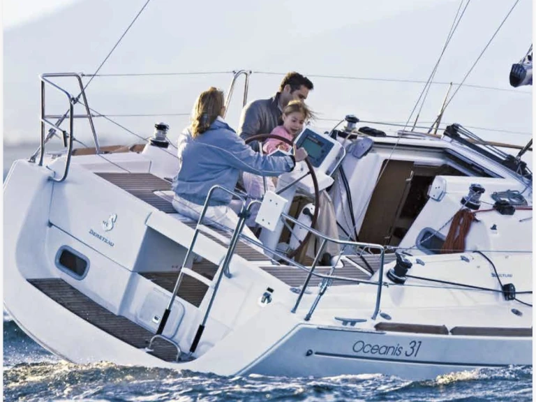 Sailboat hire in La Herradura - Bénéteau Oceanis 31