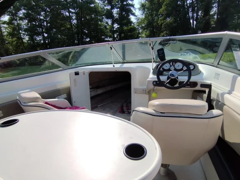 Seaswirl Cuddy 210 charter bareboat or skippered in  Metz