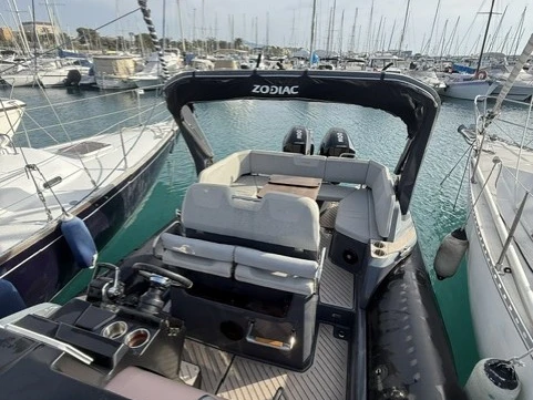RIB hire in Cogolin - Zodiac Medline 9
