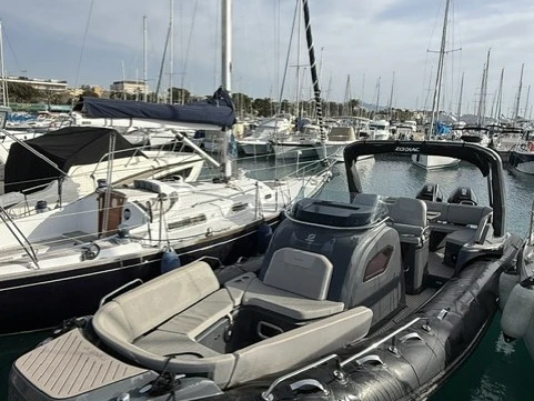 Hire RIB with or without skipper Zodiac Cogolin