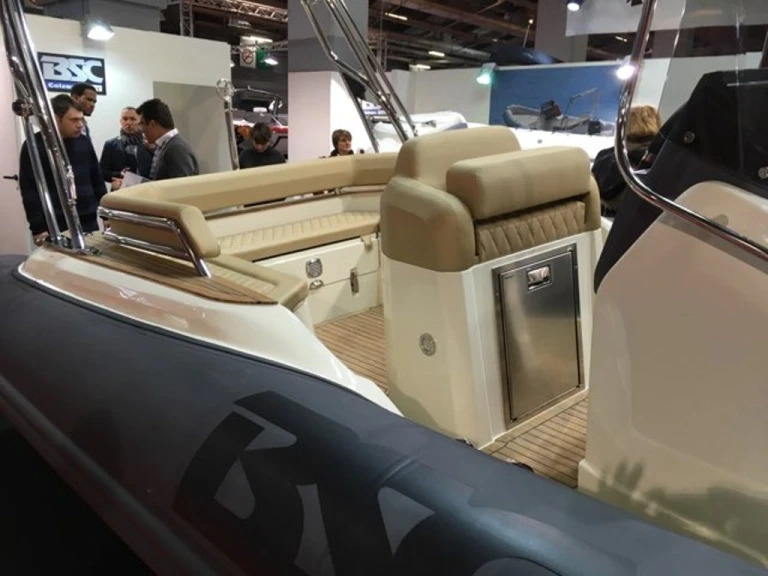 Charter a Bsc 70 Sport in Hyères on Samboat