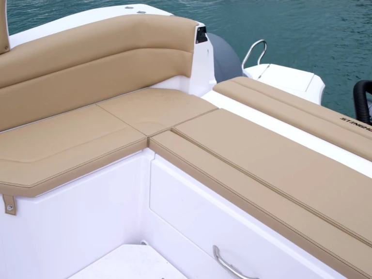 Italboats STHINGER 28 GT charter bareboat or skippered in  Hyères