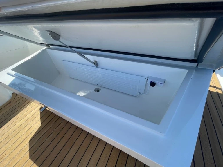 Yacht charter Hyères - Novamarine RH 1000 on SamBoat