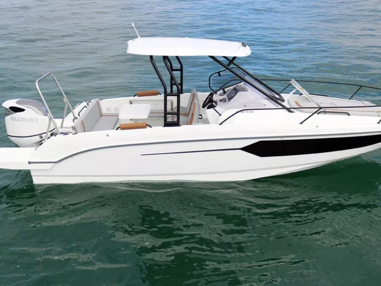 Yacht charter Hyères - Bénéteau Flyer 8 on SamBoat