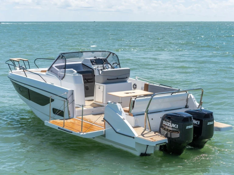 Motorboat hire in Cogolin - Bénéteau Flyer 9
