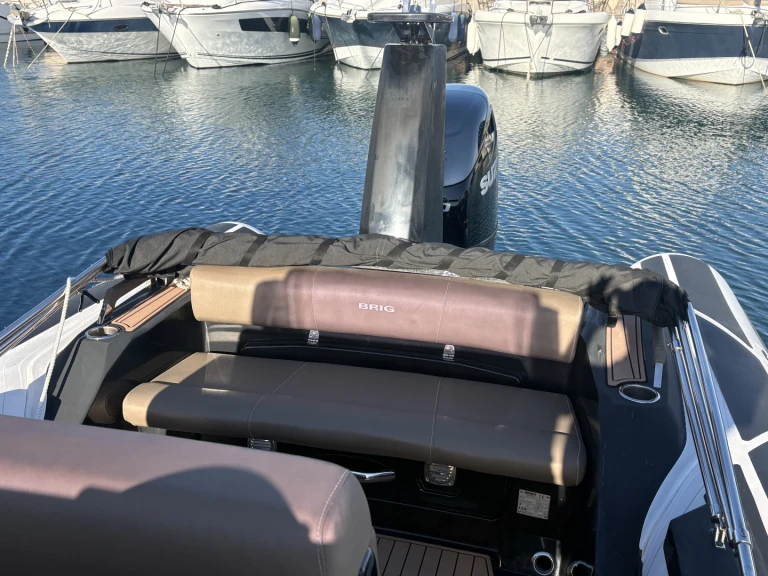 RIB hire in Cavalaire-sur-Mer - Brig Eagle 8