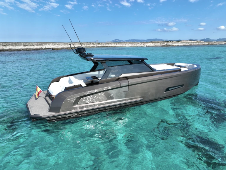 Motorboat hire in Ibiza Town - Vanquish VQ 45