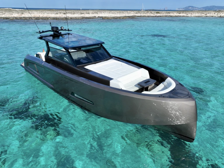 Hire Motorboat with or without skipper Vanquish Ibiza Town
