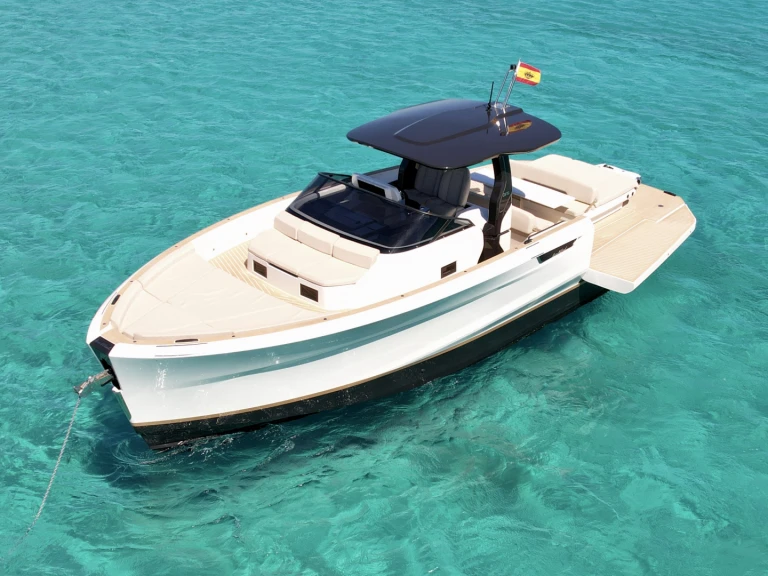 Motorboat to hire Ibiza Town at the best price