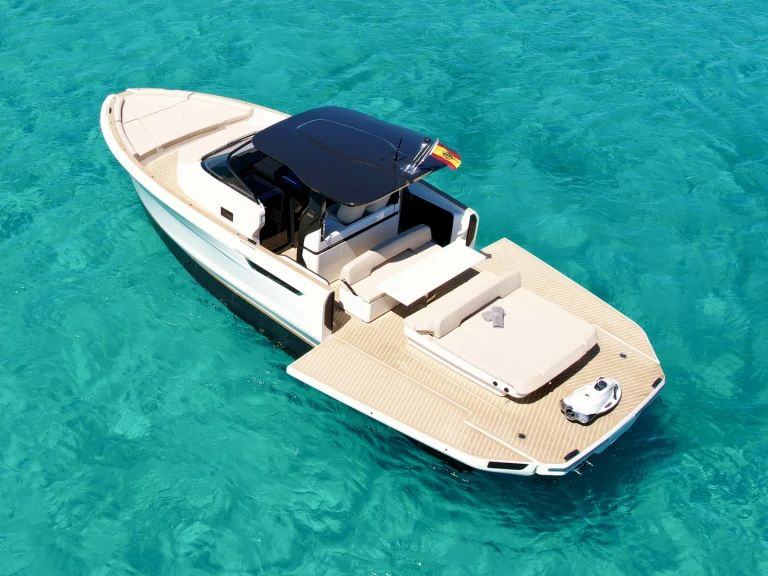 Yacht charter Ibiza Town - BELLINI 36 on SamBoat