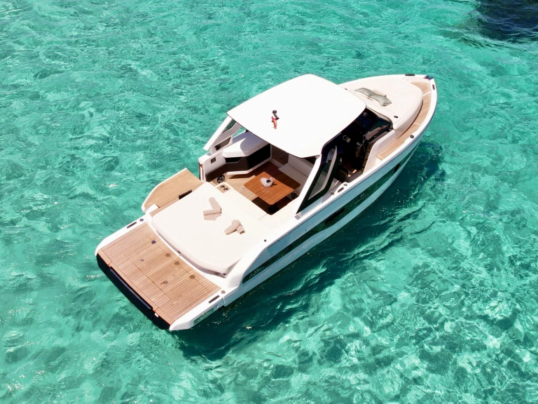 Charter a Cranchi A32 in Ibiza Town on Samboat