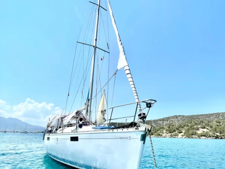 Yacht charter Ibiza Town - Bénéteau Oceanis 390 on SamBoat