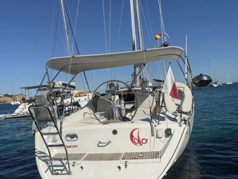Sailboat hire in Ibiza Town - Bénéteau Oceanis 390