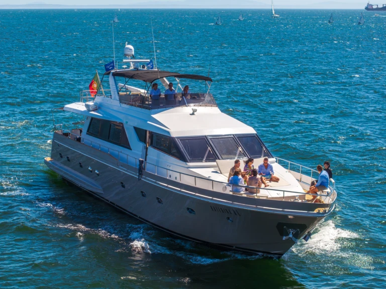 Yacht hire Cascais cheap falcon 82