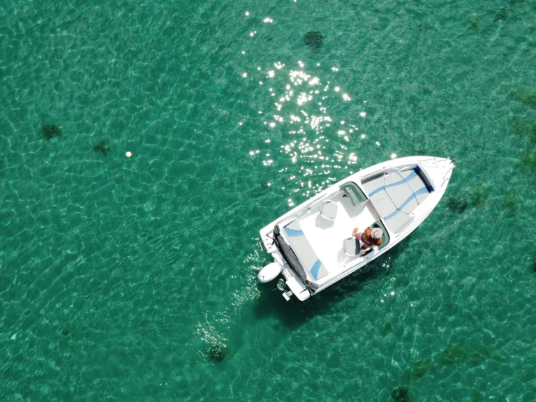 Motorboat to hire Chalkidikís at the best price