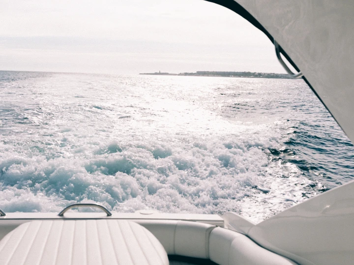Hire a Fairline Phantom 40 Lisbon