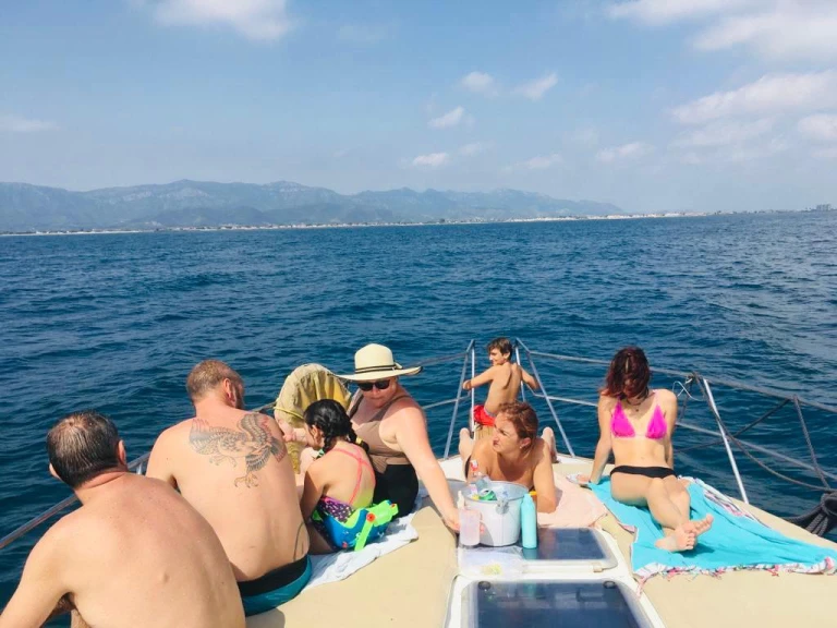 Charter a Arcoa Arcoa 1017 in Palma de Mallorca on Samboat