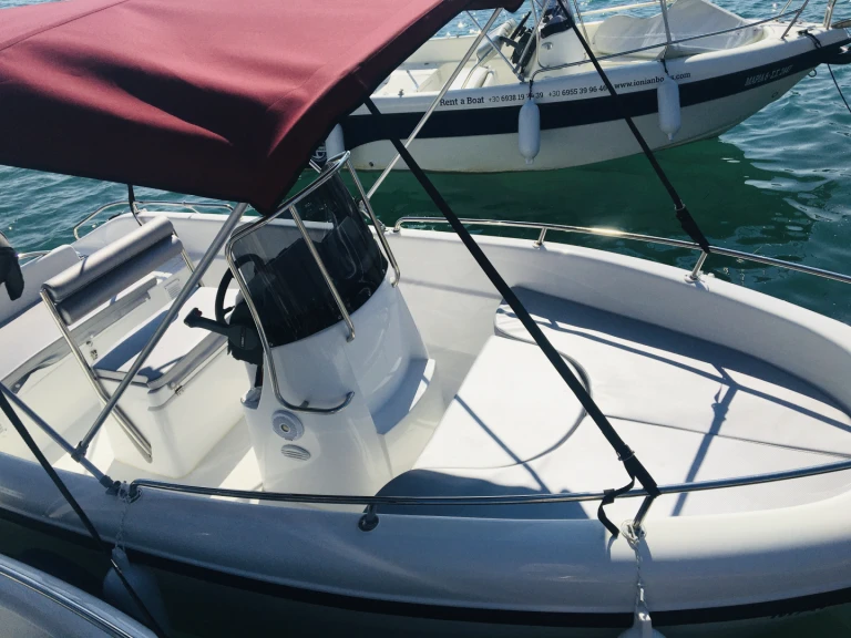 Yacht hire Nydri cheap Blu Water 170