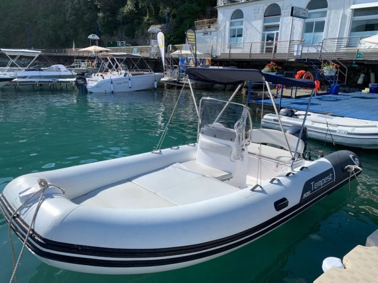 Charter a Capelli Tempest 505 in Sestri Levante on Samboat