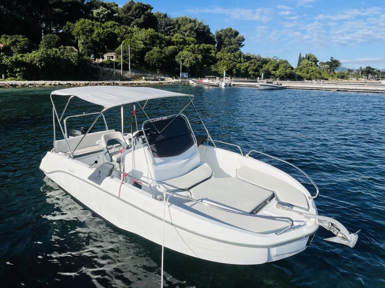 Yacht hire Antibes cheap Flyer 6.6 SPACEdeck