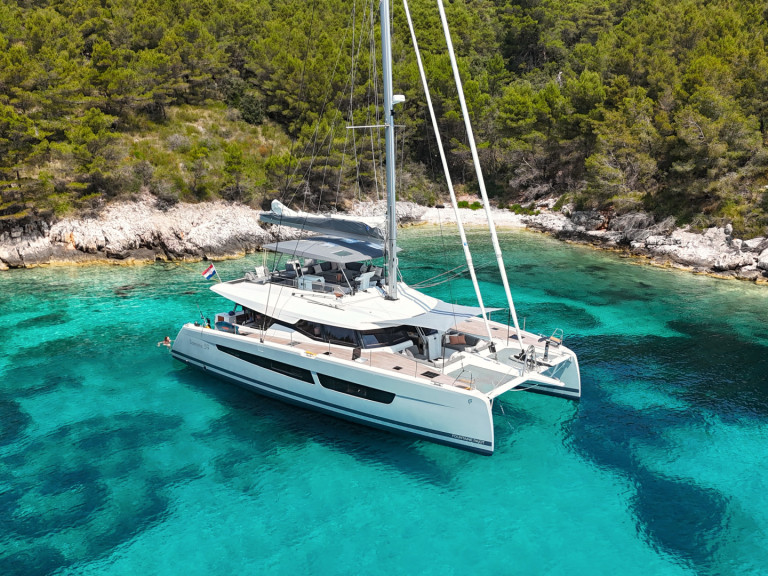 Charter a Fountaine Pajot Samana 59 in Kaštel Gomilica on Samboat