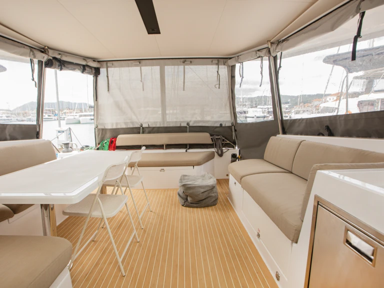 Yacht hire Lefkáda cheap Nautitech 44