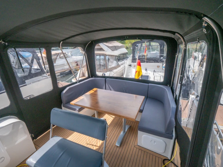 Gruno Gruno Classic 41 charter bareboat or skippered in  Waren (Müritz)