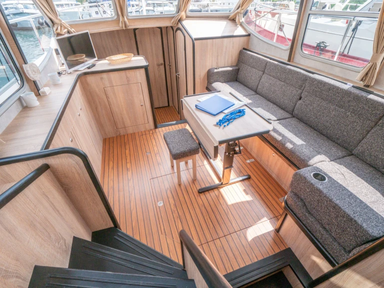 Hire a Gruno Gruno Classic 41 Waren (Müritz)