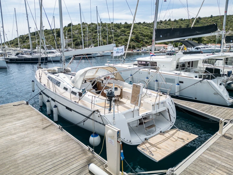 Charter a Bavaria Cruiser 56 in Primošten on Samboat