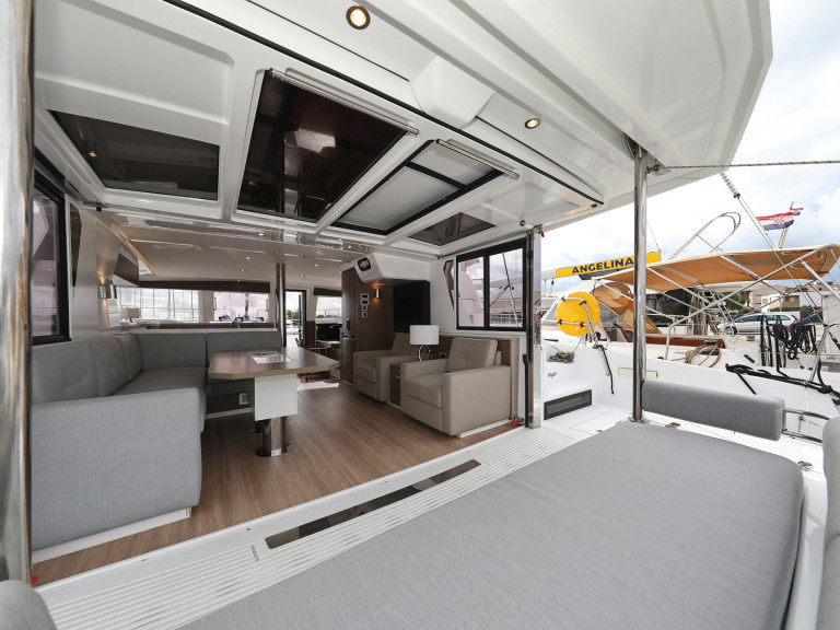 Hire a Bali Bali 4.2 Biograd na Moru
