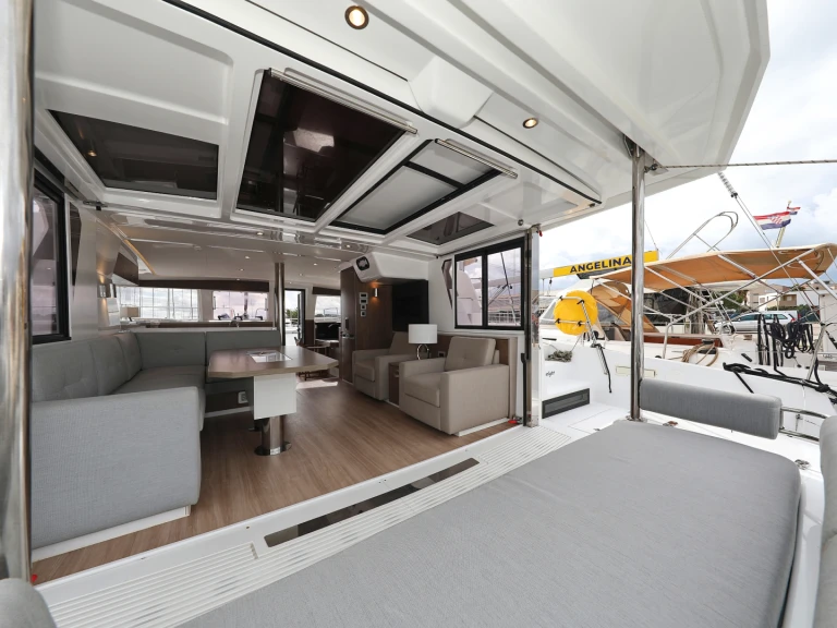 Hire a Bali Bali 4.2 Biograd na Moru