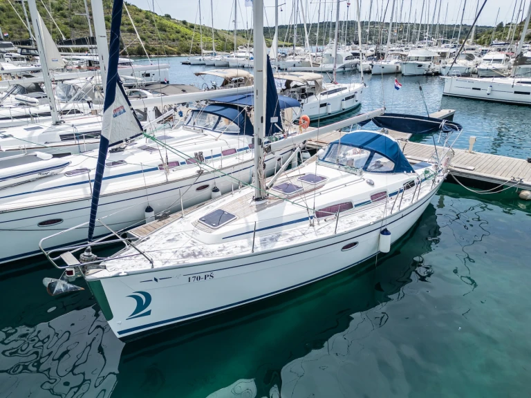 Hire Sailboat Bavaria with a boat licence