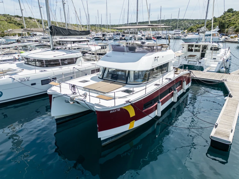 Motorboat to hire Primošten at the best price
