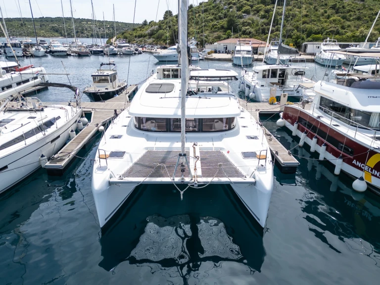 Hire Catamaran with or without skipper Lagoon Primošten