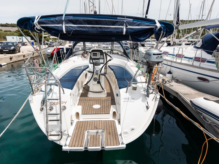 Sailboat to hire Primošten at the best price