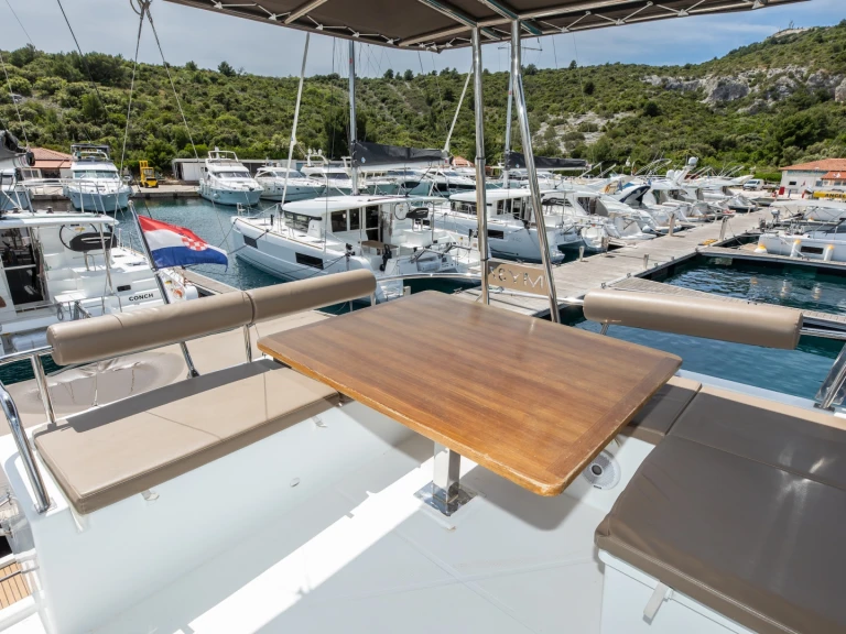 Charter a Fountaine Pajot Fountaine Pajot MY 37 in Primošten on Samboat