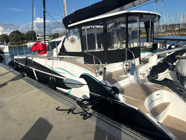 Catamaran hire in La Rochelle - Fountaine Pajot Lavezzi 40