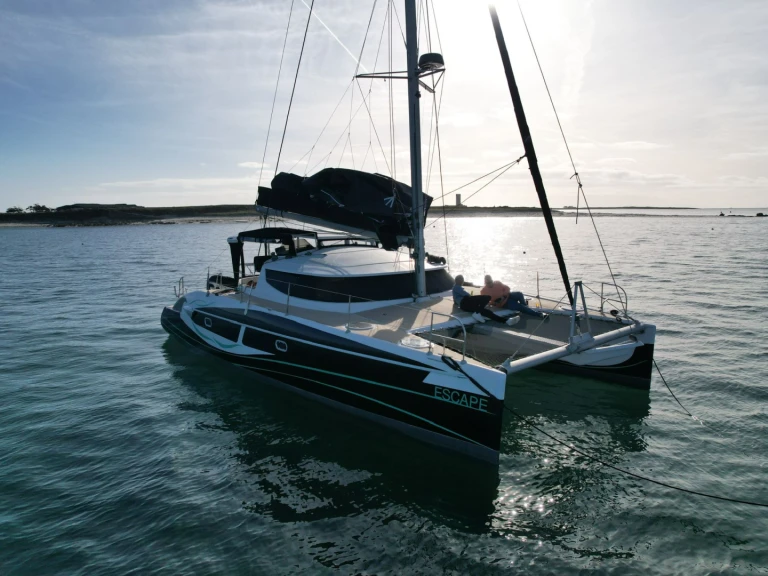 Hire Catamaran with or without skipper Fountaine Pajot La Rochelle