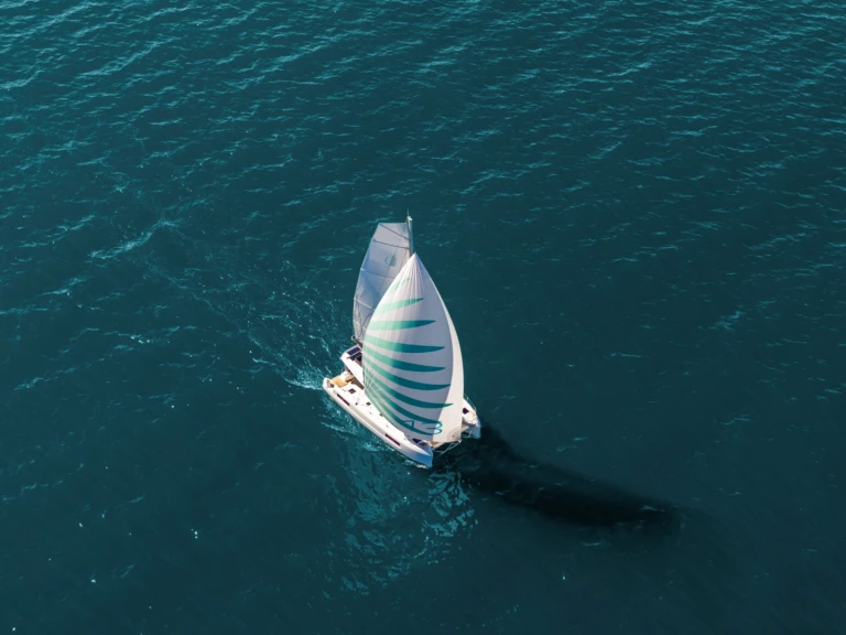 Hire Catamaran Lagoon with a boat licence