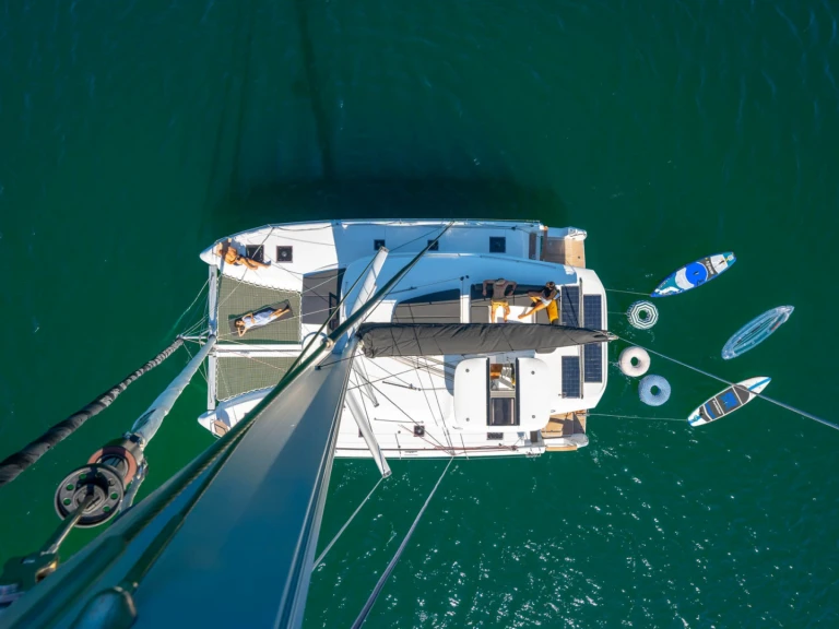 Catamaran to hire Road Town at the best price