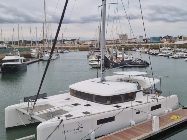 Hire a Lagoon Lagoon 52 S Le Marin