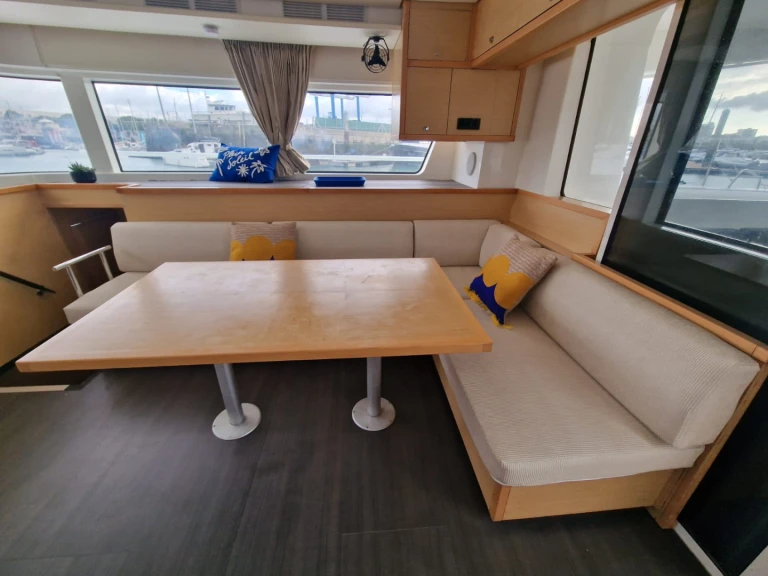 Yacht hire Le Marin cheap Lagoon 52 S