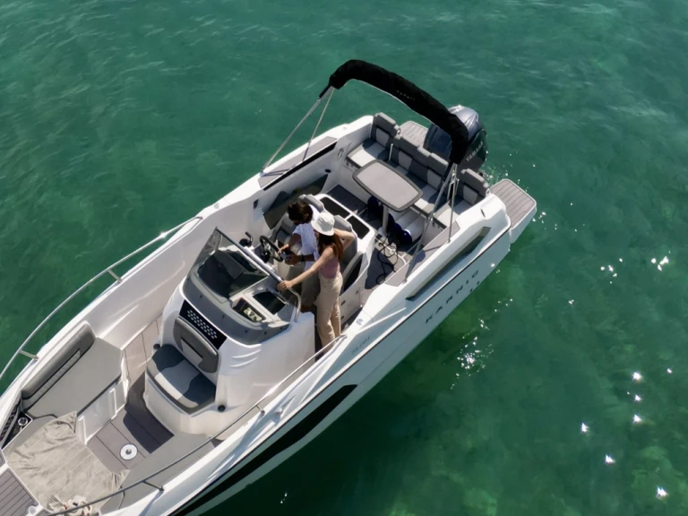 Charter a Karnic sl 701 in Sirmione on Samboat
