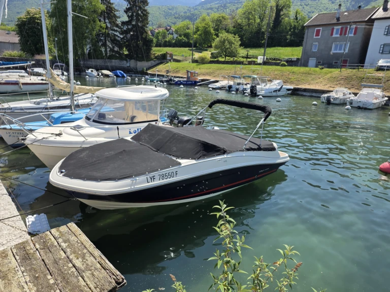 Bayliner VR5 charter bareboat or skippered in  Lugrin