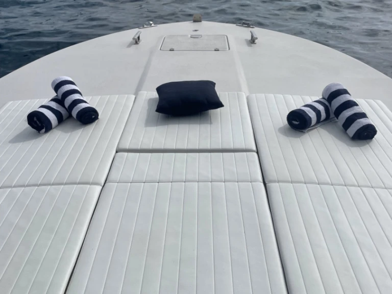 Luxury Yacht hire in Ischia - Itama Itama 38 Open