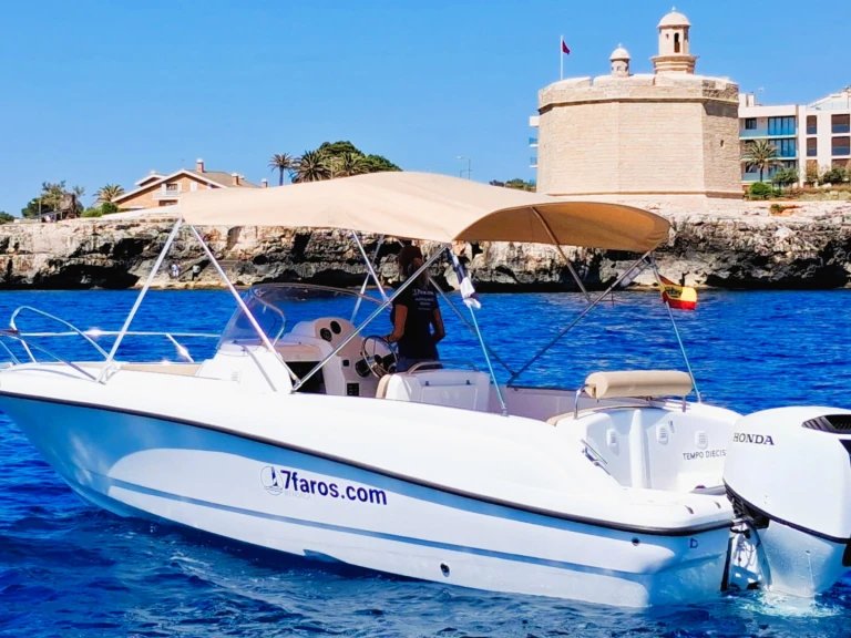 Hire Motorboat Marion with a boat licence