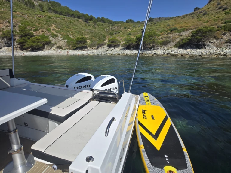 Yacht charter Empuriabrava - Jeanneau Cap Camarat 9.0 WA on SamBoat